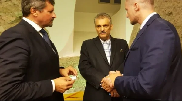 Encuentro con un representante del gobierno iraní